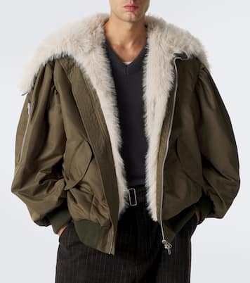 사진 8개 중 2번째