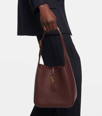 Le 5 à 7 Small leather shoulder bag | Saint Laurent