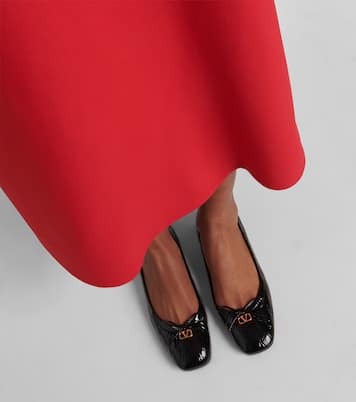 VLogo Signature patent leather ballet flats | Valentino Garavani