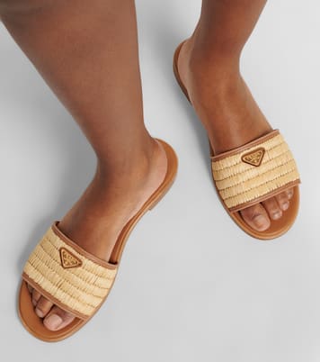 Mules en raphia à finitions en cuir | Prada