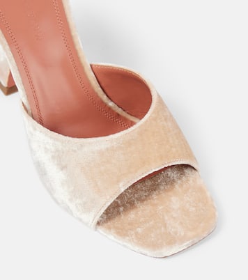 Pantoletten Lupita 95 aus Samt | Amina Muaddi