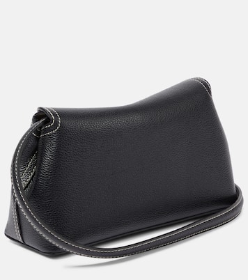 Clutch T-Lock Small aus Leder | Toteme