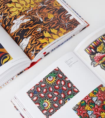 The Book of Printed Fabrics. From the 16th century until today set of 2 books | Taschen
