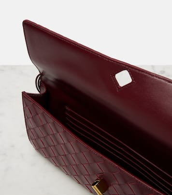 Andiamo Intrecciato leather clutch | Bottega Veneta