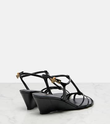 Wedge-Sandalen aus Lackleder | Prada