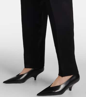 Gerade High-Rise-Hose aus Satin | Toteme
