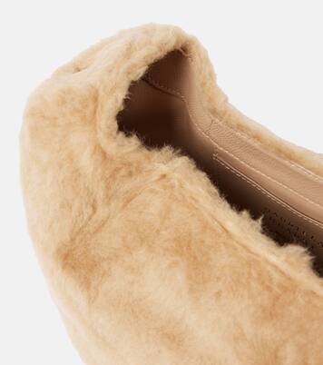 Soft Demi faux shearling clutch | Gabriela Hearst