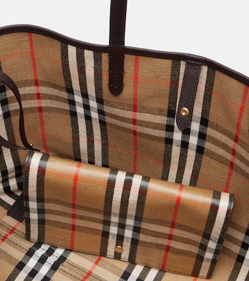 Highlands Medium jacquard tote bag | Burberry