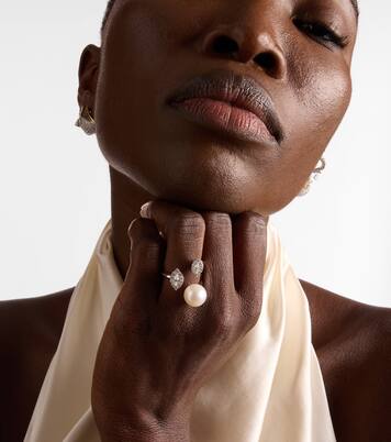 Pearlescent 18kt white gold ring with diamonds and pearl | Yeprem