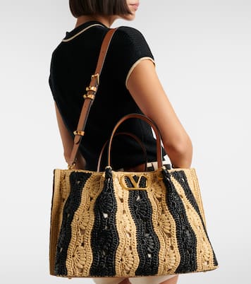Tote Bag VLogo Medium aus Raffiabast | Valentino Garavani
