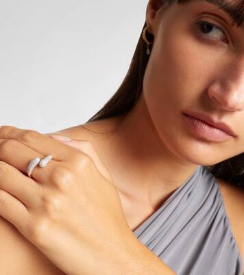 Hug 14kt gold ring with diamonds | Stone and Strand