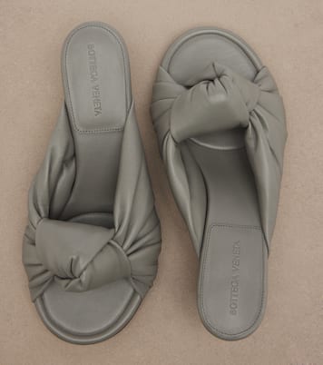 Pantoletten Cherry Knot aus Leder | Bottega Veneta