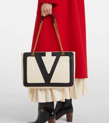 Viva Superstar Medium leather shoulder bag | Valentino Garavani
