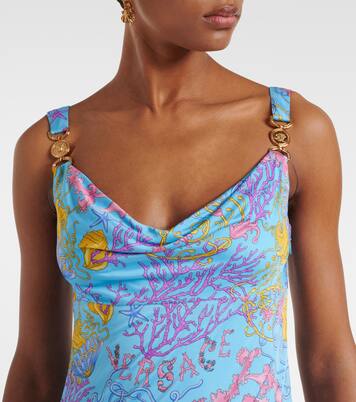 فستان من الجيرسيه Barocco تحت الماء | Versace