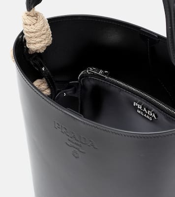 Bucket Bag Tambour aus Leder | Prada