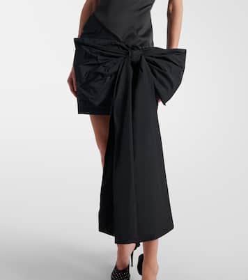 فستان من الساتان بتفاصيل فيونكة | Rotate