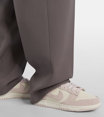 Sneakers Dunk Low in pelle e suede | Nike