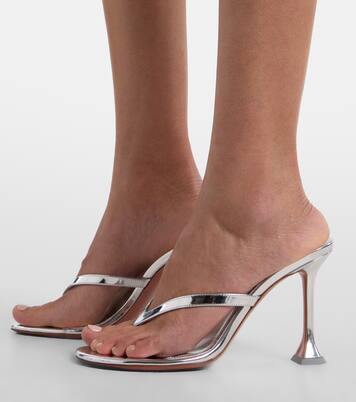 Sandalen Juliette aus Metallic-Leder | Amina Muaddi