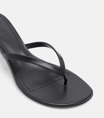 Juliette leather thong sandals | Amina Muaddi