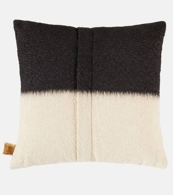 Gudula colorblocked cushion | The House of Lyria