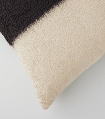 Gudula colorblocked cushion | The House of Lyria