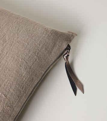Linen crêpe cushion | Maison de Vacances
