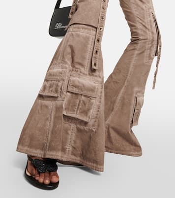 Jeans flared de tiro bajo con adornos | Blumarine