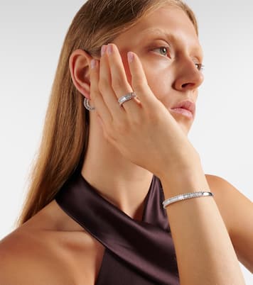 18kt white gold bangle with diamonds | Bucherer Fine Jewellery