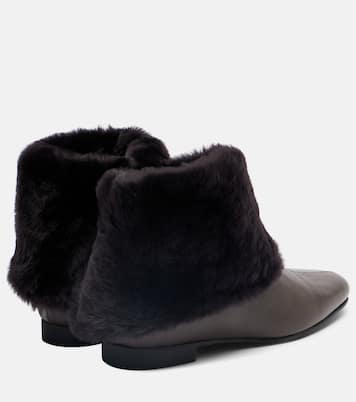 시어링 라이닝 레더 앵클 부츠 | Toteme