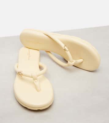 Fiji leather thong sandals | Gianvito Rossi
