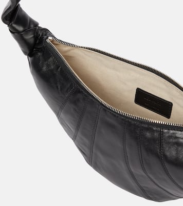 Schultertasche Croissant Small aus Leder | Lemaire