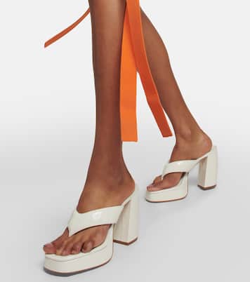 Plateausandalen aus Lackleder | Gia Borghini