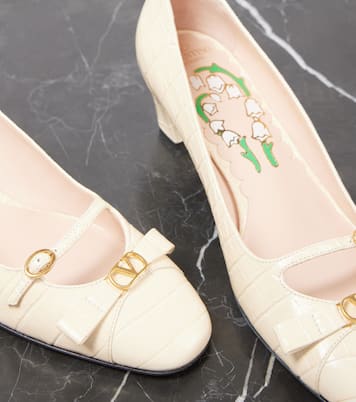 Bowow 45 croc-effect leather pumps | Valentino Garavani
