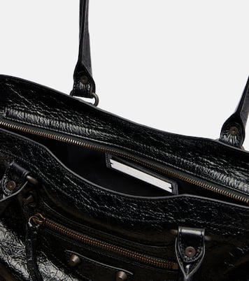 Le City East-West leather shoulder bag | Balenciaga