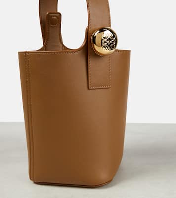 Sac seau Pebble Mini en cuir | Loewe
