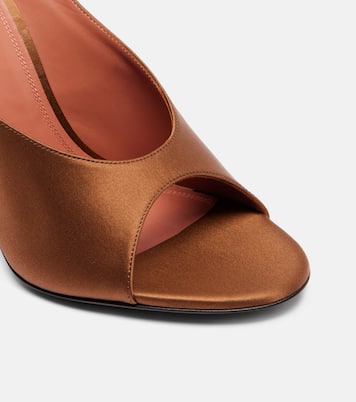 Pantoletten Anok 105 aus Satin | Amina Muaddi