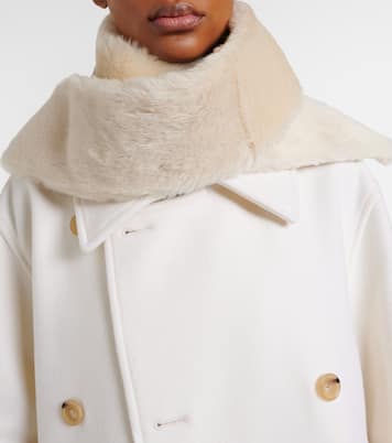 Schal aus Shearling | Toteme