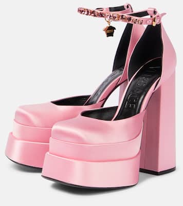 Plateau-Pumps Medusa Aevitas aus Satin | Versace