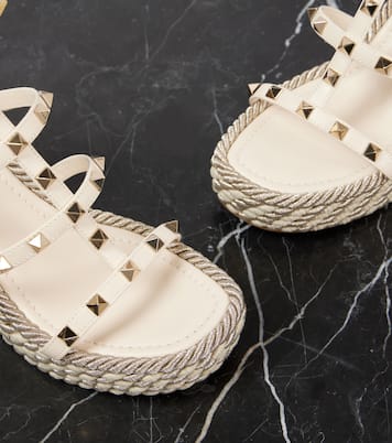 Wedge-Sandalen Rockstud Torchon 95 mit Leder | Valentino Garavani