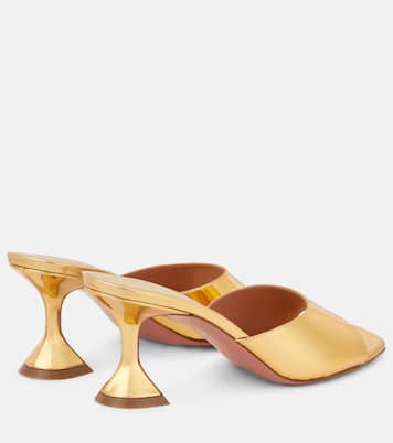 Pantoletten Lupita 70 aus Metallic-Leder | Amina Muaddi
