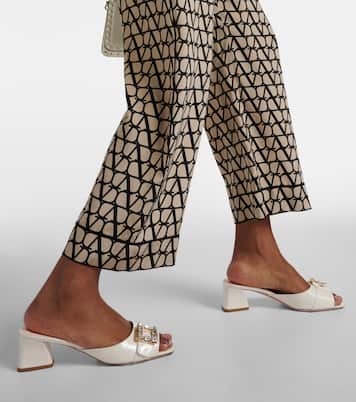 Verzierte Pantoletten BikiViv aus Lackleder | Roger Vivier