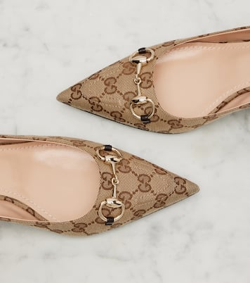 Salones Erin de GG Canvas 45 con Horsebit | Gucci