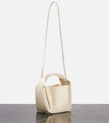 Bucket Bag Petite aus Satin | Toteme