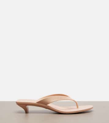 Vittoria thong sandals | Gucci