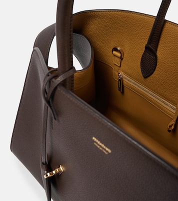 Hug Medium leather tote bag | Ferragamo