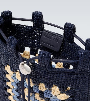 Paula's Ibiza Etui mit Riemen aus Raffiabast | Loewe