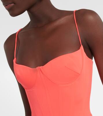 Body Carsen | Alex Perry