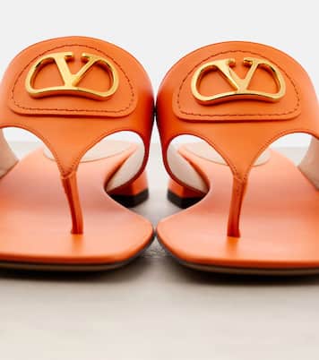 VLogo Signature leather thong sandals | Valentino Garavani