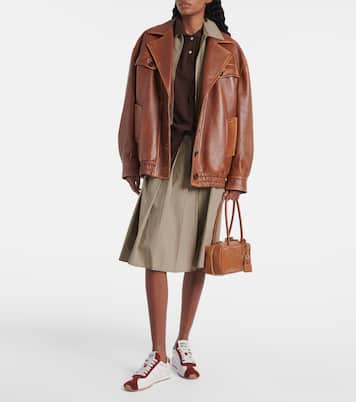 Beau logo embossed leather tote bag | Miu Miu