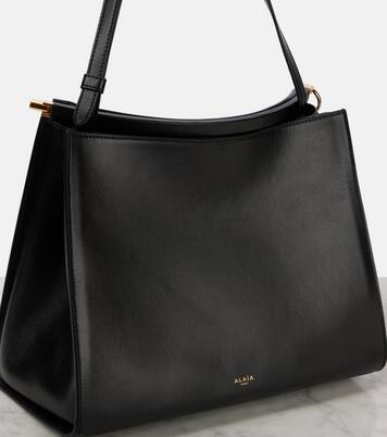 Curve M号皮革单肩包 | Alaïa